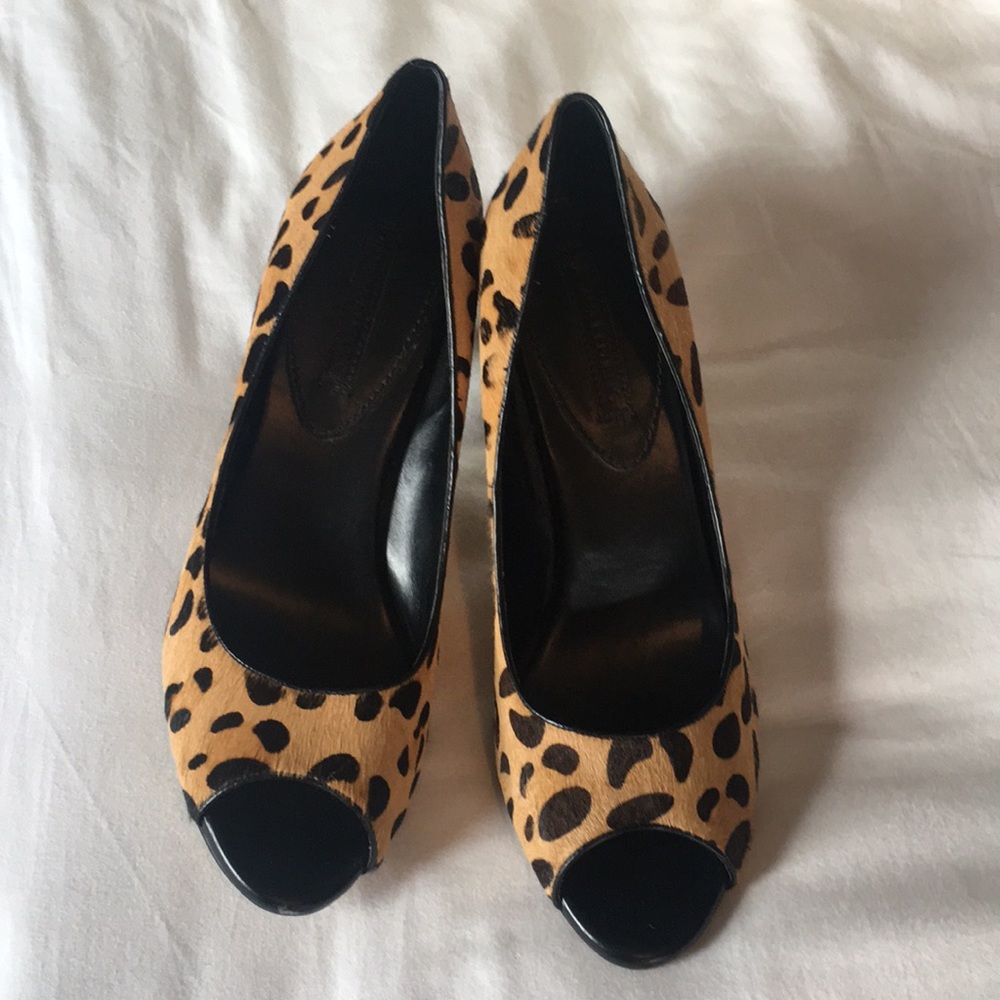 Calf-hair leopard print peep toe pumps